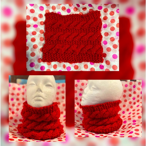 Handmade Hand Crafted Sparkly Red Cable Knit Cowl - Picture 4 of 5